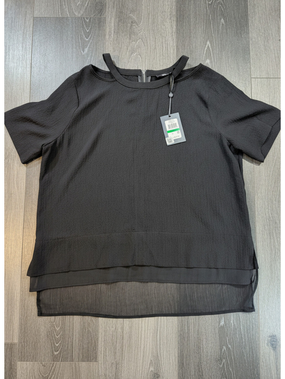 DKNY Black Textured Short Sleeve Blouse with Sheer Hem, Size Large